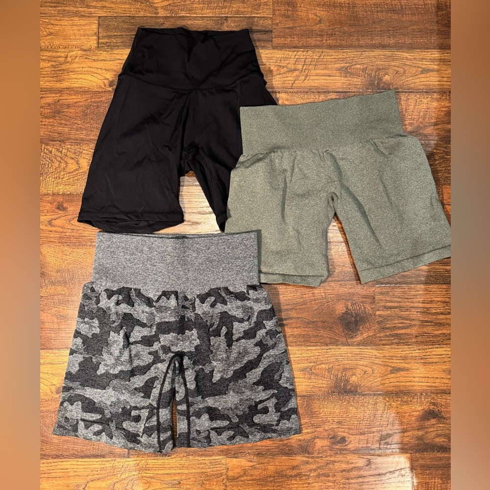 Bundle of 3 NVGTN shorts, S, never worn